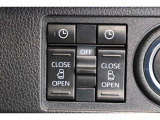 スライドドアの開閉は、ドアハンドルはもちろん運転席からのスイッチ操作でも可能です。お子様の送迎時の乗り降りも一段と楽になります。