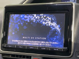 【大画面ナビ】人気の大型9インチナビを装備。存在感のある大画面はインパクト大!ナビ利用時のマップ表示は見やすく、テレビやDVDは臨場感がアップ!いつものドライブがグッと楽しくなります♪