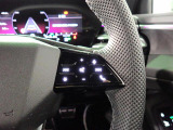専用テスター、専用ツールによる細かな診断。各モデルの情報がインプットされた専用テスターを用いて、モデル毎や部位毎に専用スペシャルツールを使用し整備します。