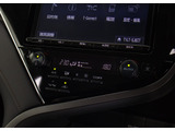 ★使いやすさや安全性を追求したステアリング周り!高級車ゆえにスイッチ類が多いのも特徴ですね!考え尽くされた配置ですぐに使いこなす事が出来ますのでご安心下さい!是非、体感してみて下さい!!