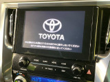 【純正9型ナビ】人気の純正ナビを装備しております。ナビの使いやすさはもちろん、オーディオ機能も充実!キャンプや旅行はもちろん、通勤や買い物など普段のドライブも楽しくなるはず♪