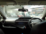 見通しのよいすっきりとした視界で、運転のしやすさは疲れにくさにも繋がりますよ♪