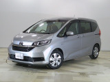 ホンダカーズ東京中央US府中南店へようこそ。 当社下取りのお墨付き車両。人気車両で充実装備の一台。また当社にて点検、車検とメンテナンスしていた車です。整備履歴が分かるのは安心ですね。