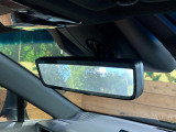 【デジタルインナーミラー】後席の大きな荷物や同乗者で後方が確認しづらい時でも安心!カメラが撮影した車両後方の映像をルームミラー内に表示。クリアな視界で状況の確認が可能です!
