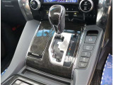 【車屋】として、長く車業界に従事した経験豊富なスタッフが多数在籍しております。