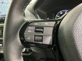 ステアリングにオーディオ操作スイッチが付いています。オーディオ画面に直接タッチしなくても操作が出来ますので、運転に集中できます。
