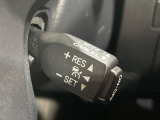 【レーダークルーズコントロール】高速道路での長距離走行が楽に!!自動で速度を保つクルーズコントロールが、衝突軽減システムと連携し、前方の車両を感知して車間を保つように速度調節してくれます!!