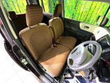 運転席シート廻りは使用感も少なく、良好な状態となっています。丁寧に使われていたことがよくわかりますね。