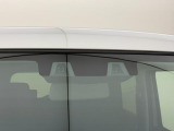 障害物を感知して、衝突の可能性がある場合、運転者へ警告音を発したり、衝突の可能性が高い場合、ブレーキの補助操作を行い、減速して衝突被害を軽減するシステムです。