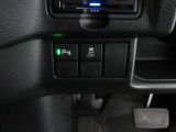 パーキングセンサーや横滑りを防ぐVSA等のスイッチ類は運転席の右側、手の届きやすい位置にあります。