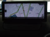 マツダコネクトの8.8インチワイドセンターディスプレイです。『Android Auto』『Apple CarPlay』や独自のコネクテッドサービスに対応したインターフェイスシステムです。