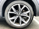 18インチ純正アルミホイール+21540R18タイヤを装着。