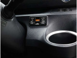 電動のスライドドアで楽々スムース!運転席からも開閉の操作もできます♪キーのスイッチひとつで自動開閉できる便利な機能もついてます♪