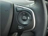 ◆アダプティブクルーズコントロール◆予め設定した車速内でクルマが自動的に加減速。前走車との適切な車間距離を維持しながら追従走行します。【LKAS】車線維持支援システムでステアリング操作を支援。