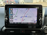 9インチワイド日産純正オリジナルナビゲーション搭載。インパネにマッチする専用デザインに、美しく見やすい大画面ディスプレイを採用。