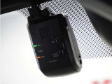 ◆ドライブレコーダー◆映像・音声などを記録する自動車用の装置です。 もしもの事故の際の記録はもちろん、旅行の際の思い出としてドライブの映像を楽しむことができます。