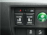 ◆アダプティブクルーズコントロール◆予め設定した車速内でクルマが自動的に加減速。前走車との適切な車間距離を維持しながら追従走行します。【LKAS】車線維持支援システムでステアリング操作を支援。