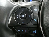 ステアリングには、オーディオコントロール、インフォーメーションコントロールスイッチが付いて手元で操作ができます。