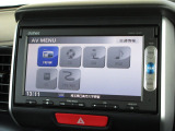 ナビゲーションは純正メモリーナビ(VXM-155C)を装着しております。AM、FM、CD、Bluetoothがご使用いただけます。初めて訪れた場所でも安心ですね!