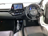 見通しのよいすっきりとした視界で、誰でも運転しやすいです。運転のしやすさは疲れにくさにも繋がりますよ♪