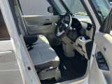 大きな窓で視界が良く運転がしやすいです