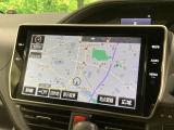 【大画面ナビ】人気の大型10インチナビを装備。存在感のある大画面はインパクト大!ナビ利用時のマップ表示は見やすく、テレビやDVDは臨場感がアップ!いつものドライブがグッと楽しくなります♪