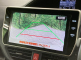 【バックカメラ】駐車時に後方がリアルタイム映像で確認できます。大型商業施設や立体駐車場での駐車時や、夜間のバック時に大活躍!運転スキルに関わらず、今や必須となった装備のひとつです!
