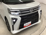 ヘッドライトには目立つくすみも無くクリアに仕上がっております。ポリッシャーでのみがきの工程を取り、ツヤのあるキレイな状態へ。