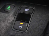 オートブレーキホールド機能付き電子パーキングブレーキ!ブレーキペダルを足から離しても停車状態を保ちます。アクセルを踏めば自動でブレーキが解除され、発進可能!