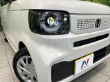 【LEDヘッドライト】悪天候や夜間走行時も良好な視界を確保し安心して運転できる高輝度LEDヘッドライトを装備!点灯速度が早く、消費電力も抑えられています。