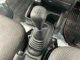 【5速マニュアルミッション】しっくり手になじむシフトレバー。&rdquo;運転&rdquo;をより楽しみたい方は必見です!