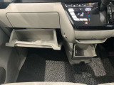 収納スペースもたくさん有ります☆車検証や小物類などすっきり収納♪