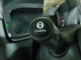 【全周囲カメラシステム】運転席から見えにくい後方などをナビ画面で確認でき運転を支援するシステムです。