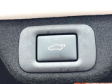 【パワーバックドア】スマートキーや運転席のボタンを押すだけでリアゲートが自動で開閉します!荷物を持っている時や、高い位置にあるバックドアを閉める際に便利な機能です♪