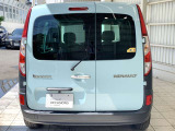 ご納車の前には専門スタッフによる点検・整備を実施いたします。さらにはご納車後のカーライフを想定し、各機関・電気系統のチェック、ロードテストも行いますので、ご遠方のお客様もご安心下さいませ。