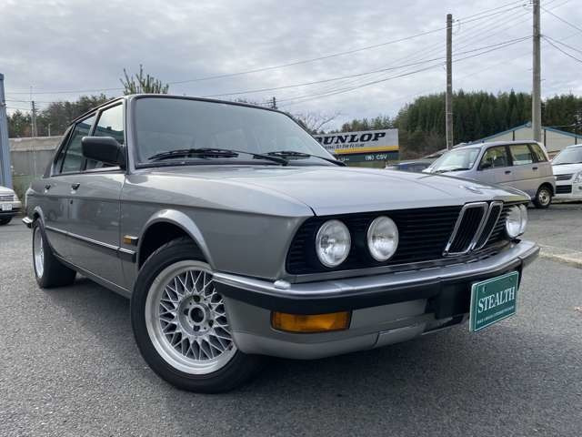 5シリーズセダン 520i D20