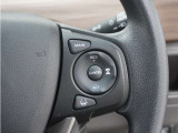 ◆アダプティブクルーズコントロール◆予め設定した車速内でクルマが自動的に加減速。前走車との適切な車間距離を維持しながら追従走行します。【LKAS】車線維持支援システムでステアリング操作を支援。