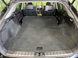 【パワーバックドア】スマートキーや運転席のボタンを押すだけでリアゲートが自動で開閉します!荷物を持っている時や、高い位置にあるバックドアを閉める際に便利な機能です♪