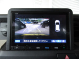 バックカメラの画像です。ガイドラインがスムースな車庫入れをサポートいたします。車庫入れの安心感がアップしますね。