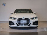 BMW代表的な特徴のキドニーグリル。BMWのすべてのモデルに採用され、BMWらしさを強調しております。