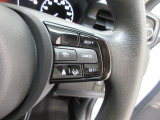 Hondaセンシングの機能のひとつ、アダプティブクルーズコントロール付!アクセルから足を離しても設定したスピードと前車との車間を保ち走行してくれます!車線維持もアシスト☆高速道路で疲労軽減ですね☆