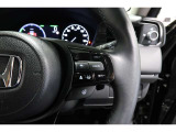Hondaセンシングの機能のひとつ、アダプティブクルーズコントロール付!アクセルから足を離しても設定したスピードと前車との車間を保ち走行してくれます!車線維持もアシスト☆高速道路で疲労軽減ですね☆