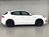もちろんサラウンドビューモニター+パークセンサーを搭載。駐車時の不安を軽減。