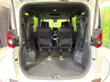積み下ろしのしやすいデッキにはたっぷりと荷物を積み込んでいただけます。遊びから仕事まで、様々なシーンで頼れます♪