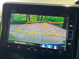 【バックカメラ】駐車時に後方がリアルタイム映像で確認できます。大型商業施設や立体駐車場での駐車時や、夜間のバック時に大活躍!運転スキルに関わらず、今や必須となった装備のひとつです!