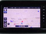 【ナビ】メモリーナビ(MM222D-L)付きです。目的地を設定すれば初めての場所でも簡単に行くことができます。もちろん音楽だって聴けちゃいます♪
