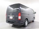 トヨタモビリティ新大阪(株)の展示車はそのほとんどが新車、U-car販売のお客様からの下取り車で中には展示車や試乗車などもございます。