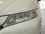 LEDヘッドライトは、点灯の瞬間から最大光量を発揮し、突然暗くなるトンネルなどでの安定感を高めます。