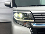 【LEDヘッドライト】悪天候や夜間走行時も良好な視界を確保し安心して運転できる高輝度LEDヘッドライトを装備!点灯速度が早く、消費電力も抑えられています。