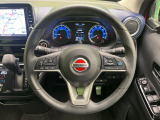 【純正革巻きステアリング】上質な革を使用することで、手にしっかり馴染みとても運転しやすいハンドルです♪